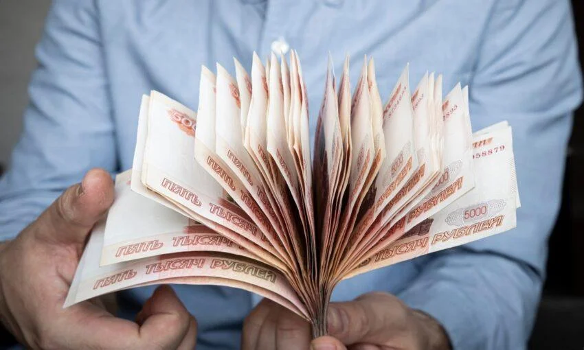 Средняя зарплата калининградцев составляет больше 77 000 рублей