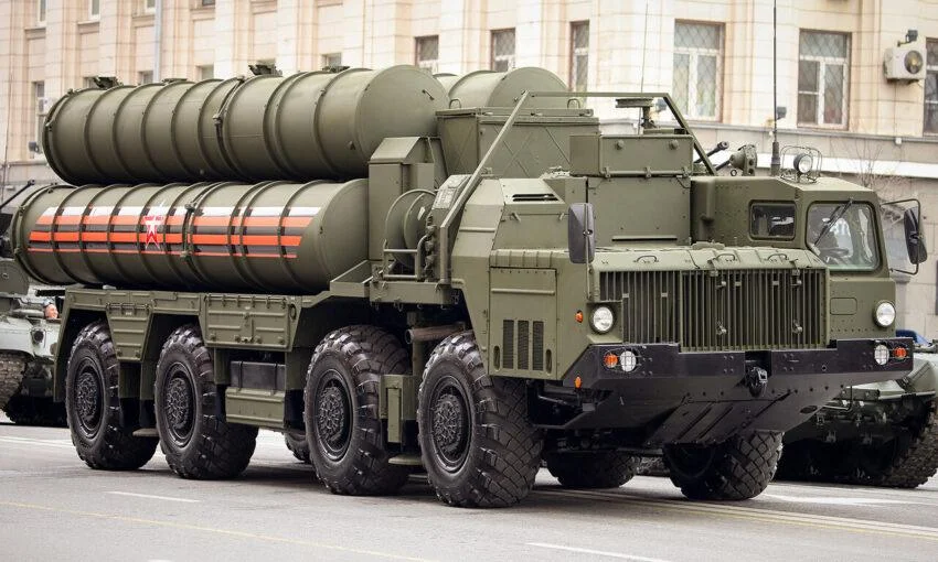 Ракетный комплекс С-400 «Триумф» привезли в Калининград