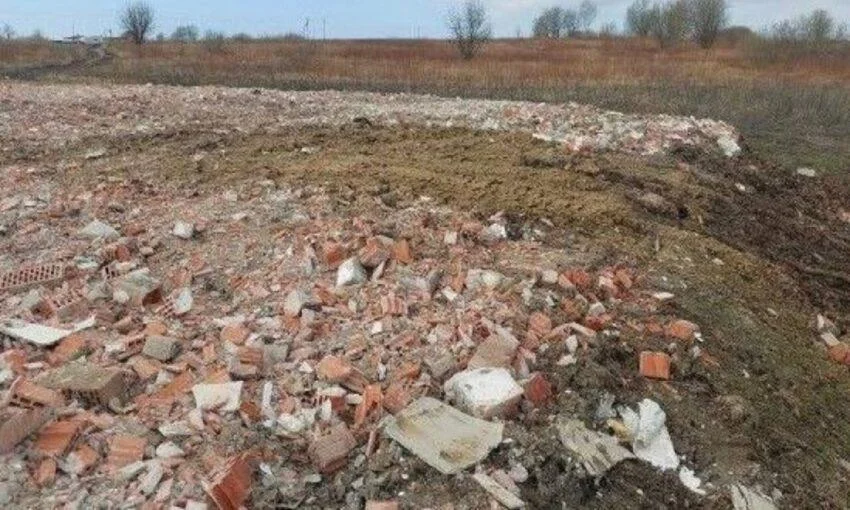 Строительную свалку обнаружили под Зеленоградском
