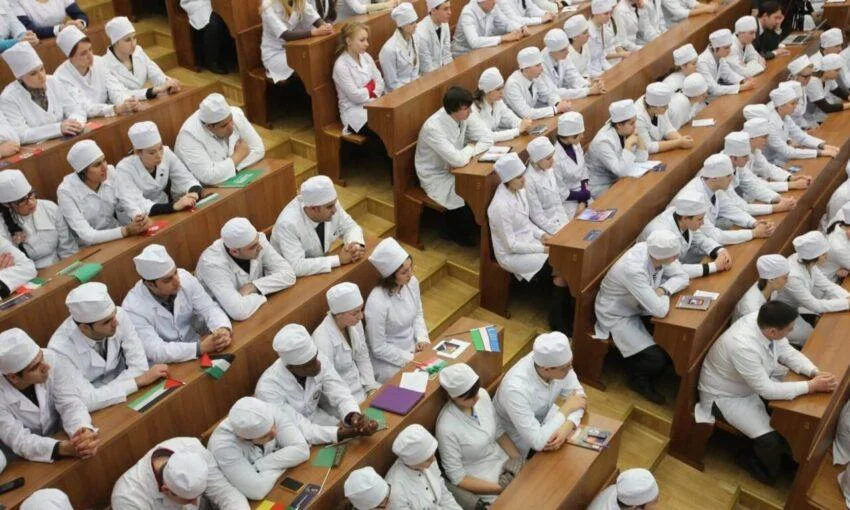 Госдума закрепляет медиков-бюджетников на три года в госбольницах