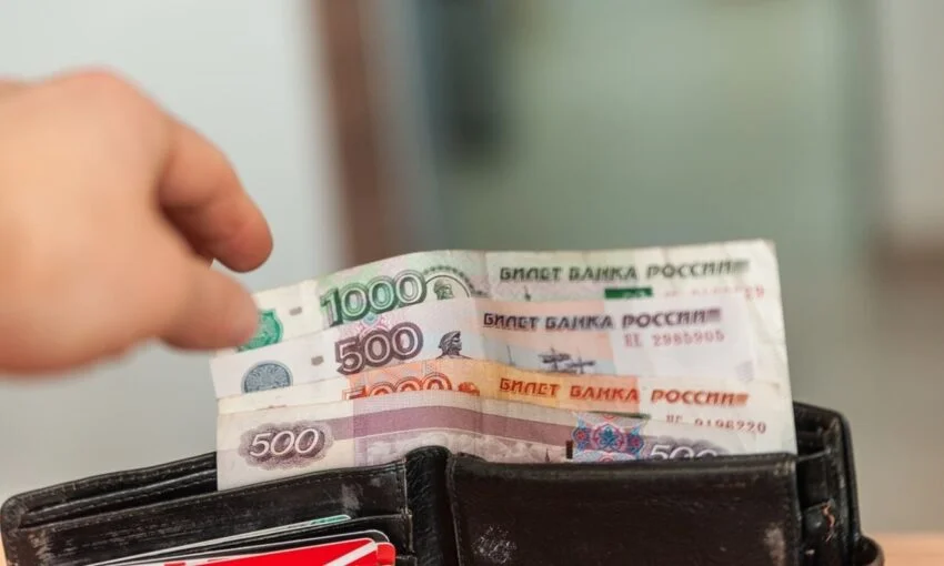 МРОТ в&nbsp;Калининградской области вырастет до&nbsp;28&nbsp;тысяч рублей&nbsp;— чиновники уверены, что&nbsp;этого достаточно