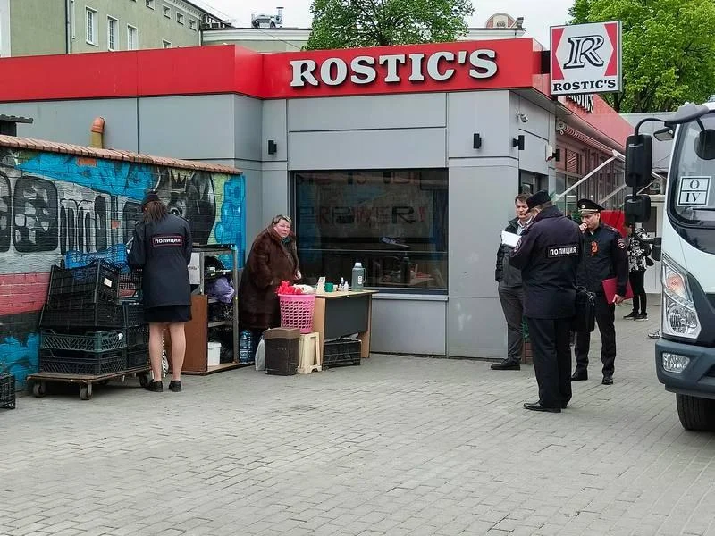 В&nbsp;Калининграде семеро полицейских пришли выселять продавщицу овощей